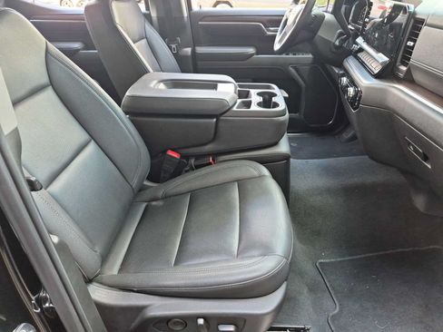 Used 2025 GMC Sierra 1500 SLT AWD/4WD image 21