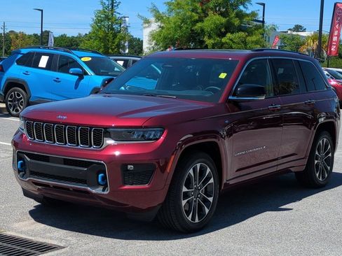 Used 2024 Jeep Grand Cherokee Overland w/ Trailer Tow Package AWD/4WD image 8