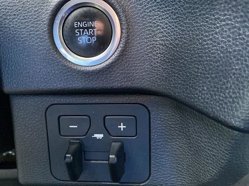 Used 2022 Toyota Tundra SR5 w/ SR5 Premium Package image 37