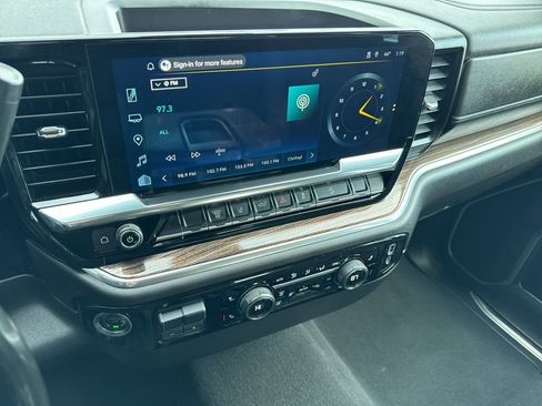 Used 2025 Chevrolet Silverado 2500 LT AWD/4WD image 13