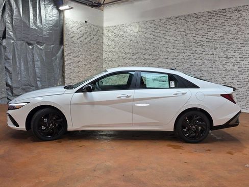 New 2026 Hyundai Elantra SEL Sport image 5