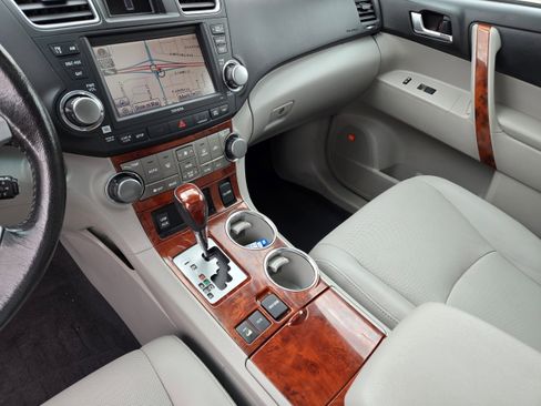Used 2012 Toyota Highlander Limited image 8