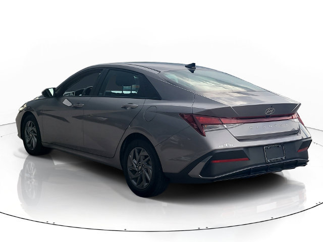 Used 2024 Hyundai Elantra SEL FWD image 5