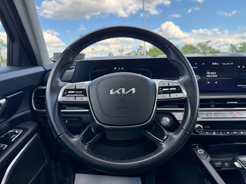 Certified 2024 Kia Telluride S w/ S Sunroof Package AWD/4WD image 15