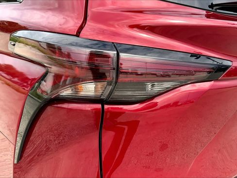 Used 2023 Toyota Sienna XLE FWD image 27