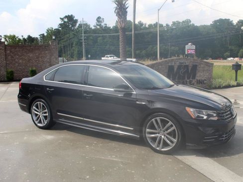 Used 2017 Volkswagen Passat 1.8T R-Line FWD image 4