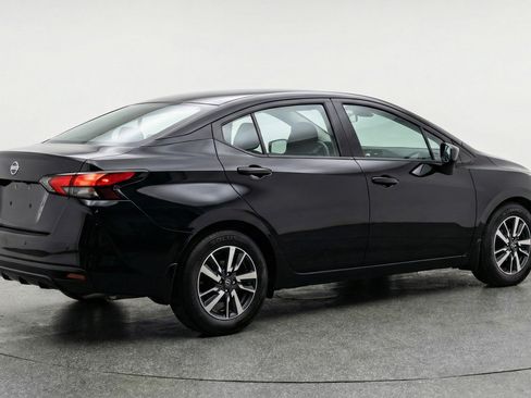 Used 2025 Nissan Versa SV FWD image 9