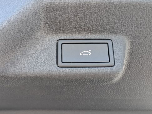 New 2025 Volkswagen ID. Buzz 1st Edition AWD/4WD image 31