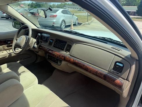 Used 2004 Mercury Grand Marquis GS image 15