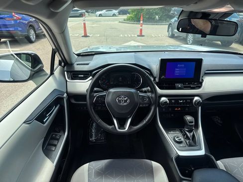 Used 2025 Toyota RAV4 XLE w/ Convenience Package AWD/4WD image 13
