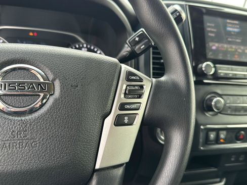 Used 2022 Nissan Titan SV image 19