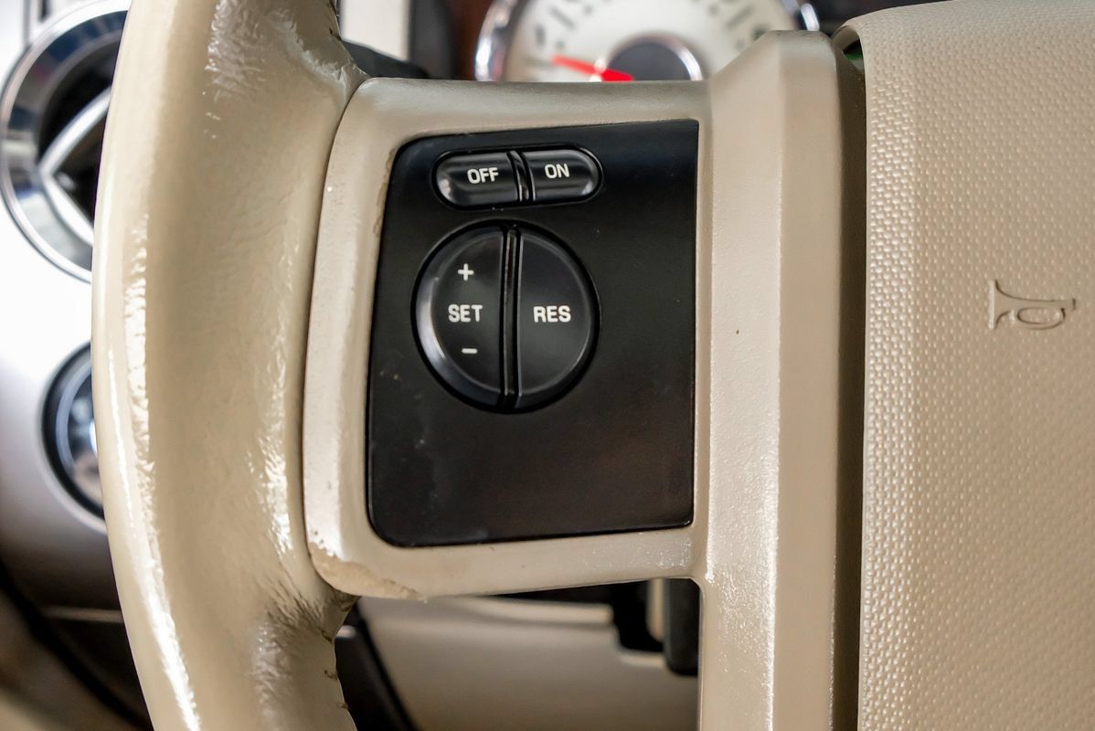 Used 2014 Ford Expedition EL Limited w/ Equipment Group 301A AWD/4WD image 16