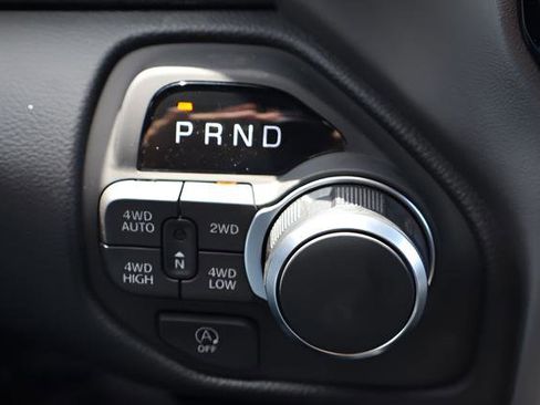 New 2026 RAM 1500 4x4 Crew Cab image 21