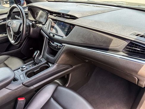 Certified 2023 Cadillac XT6 Luxury FWD image 29