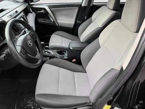Used 2014 Toyota RAV4 XLE AWD/4WD image 10