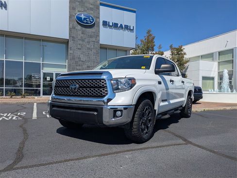 Used 2021 Toyota Tundra SR5 w/ SR5 Leather Package image 9