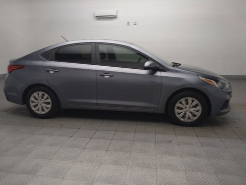 Used 2019 Hyundai Accent SE FWD image 11