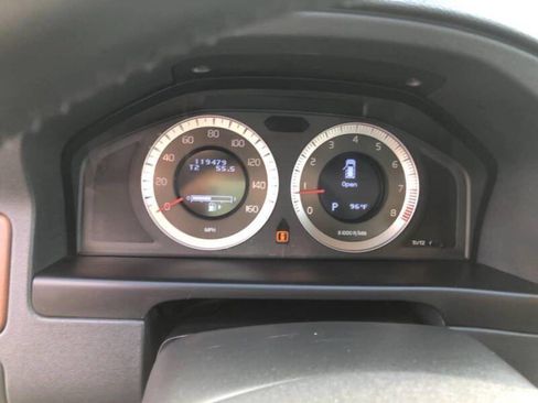 Used 2010 Volvo XC70 3.2 image 6