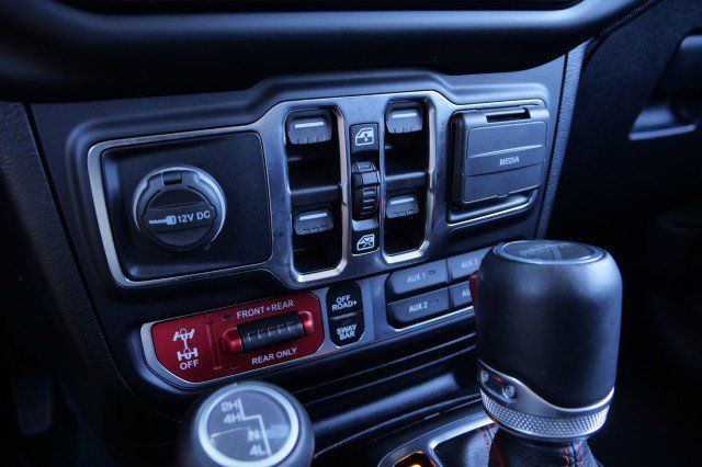 Used 2021 Jeep Gladiator Rubicon AWD/4WD image 23