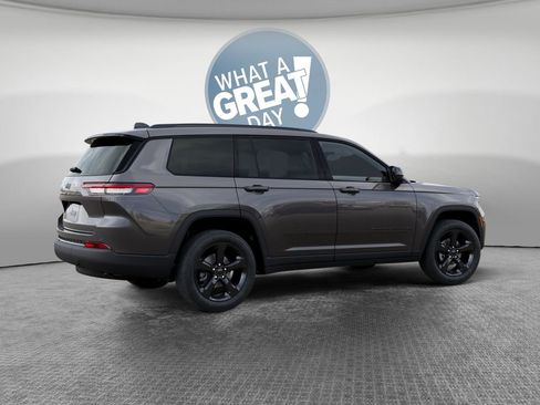 New 2025 Jeep Grand Cherokee L Altitude AWD/4WD image 5