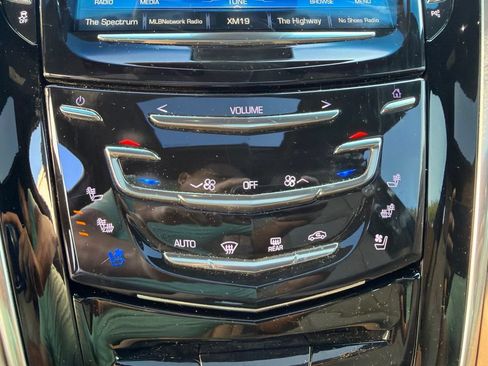 Used 2019 Cadillac Escalade Platinum AWD/4WD image 40