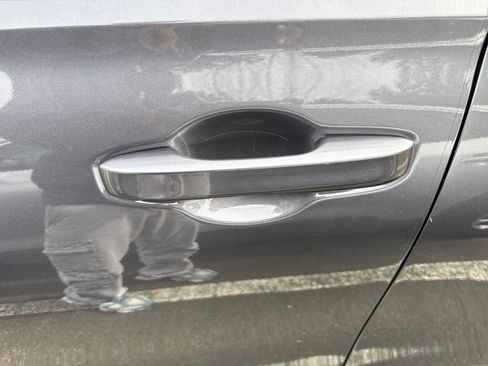 Used 2025 Honda HR-V LX image 15