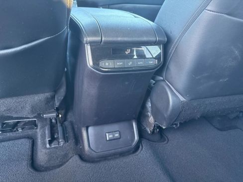 Used 2023 Toyota Highlander XSE image 12