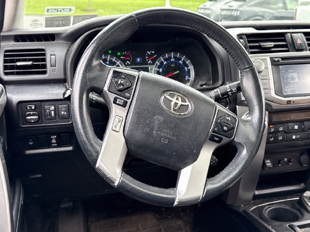 Used 2018 Toyota 4Runner Limited AWD/4WD image 17