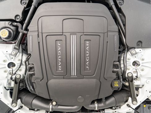 Used 2024 Jaguar F-TYPE R-Dynamic RWD image 40