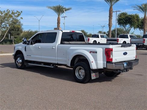 Used 2019 Ford F350 Lariat image 4