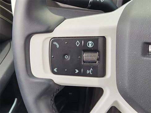 Used 2025 Land Rover Defender 110 S image 28