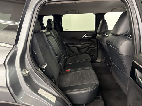 Used 2024 Mitsubishi Outlander SE AWD/4WD image 30