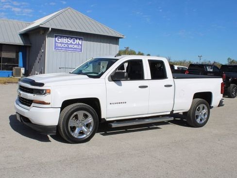 Used 2017 Chevrolet Silverado 1500 Custom w/ Custom Convenience Package image 5