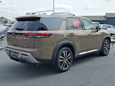 Certified 2023 Nissan Pathfinder Platinum w/ Cargo Package AWD/4WD image 7