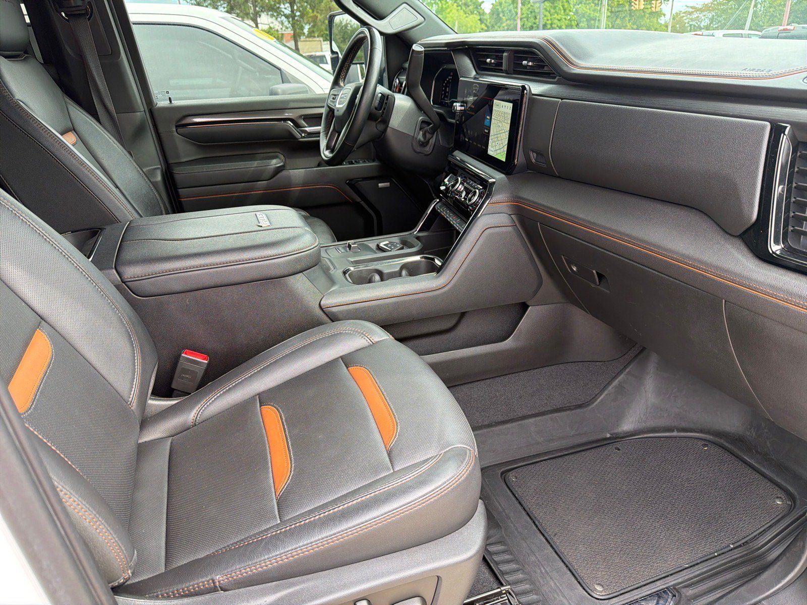 Used 2024 GMC Sierra 2500 AT4 w/ AT4 Premium Plus Package AWD/4WD image 11