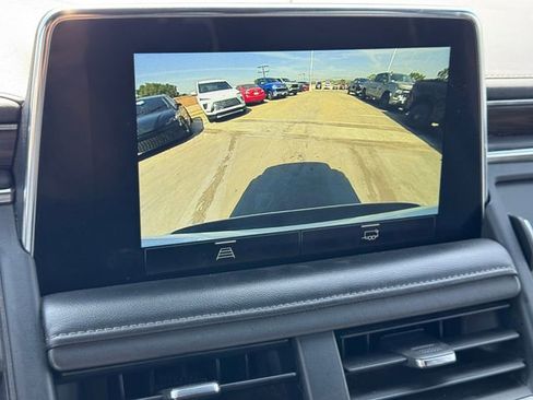 Used 2022 Chevrolet Suburban LT image 19