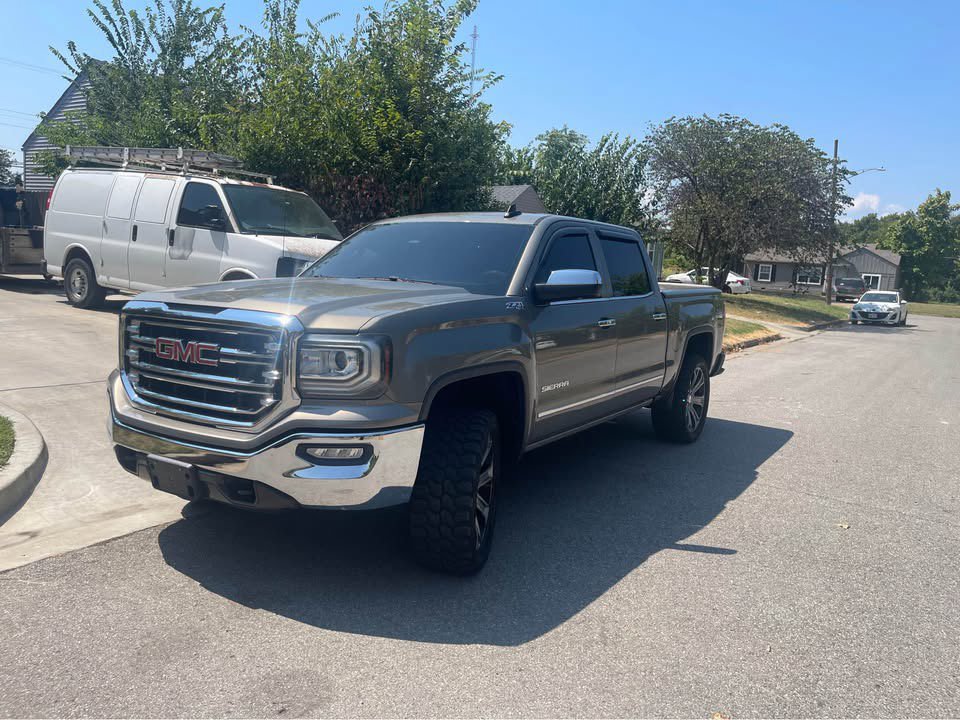 Used 2017 GMC Sierra 1500 SLT w/ SLT Premium Package AWD/4WD image 5