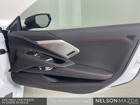 Used 2022 Chevrolet Corvette Stingray Premium Cpe w/ Z51 Performance Package RWD image 18