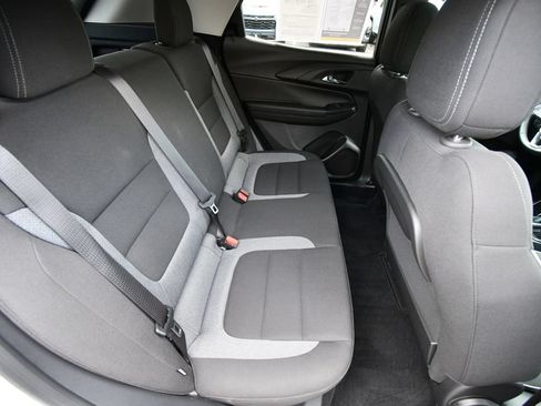 Used 2024 Chevrolet TrailBlazer LT w/ LT Cold Weather Package FWD image 18