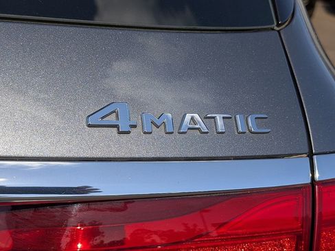 Used 2018 Mercedes-Benz E 400 4MATIC Wagon image 13