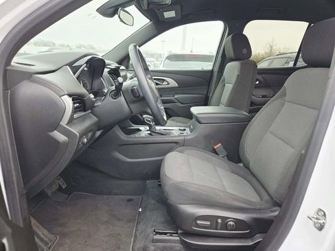 Used 2023 Chevrolet Traverse LT image 8
