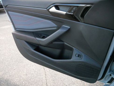 Certified 2025 Volkswagen Jetta GLI Autobahn w/ GLI Black Package image 28