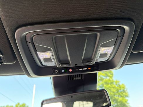 Used 2025 GMC Sierra 2500 AT4 AWD/4WD image 34