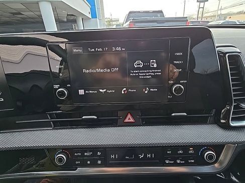 Used 2023 Kia Sportage LX image 16