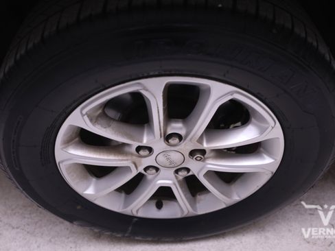 Used 2015 Jeep Grand Cherokee Laredo w/ Quick Order Package 23E image 30