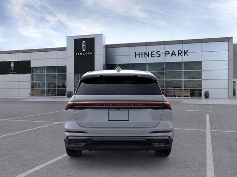 New 2026 Lincoln Nautilus Premier w/ Equipment Group 102A AWD/4WD image 5