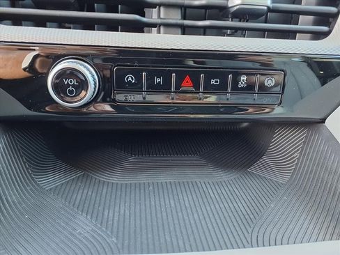 New 2026 Ford Explorer Active w/ Active Comfort Package image 10