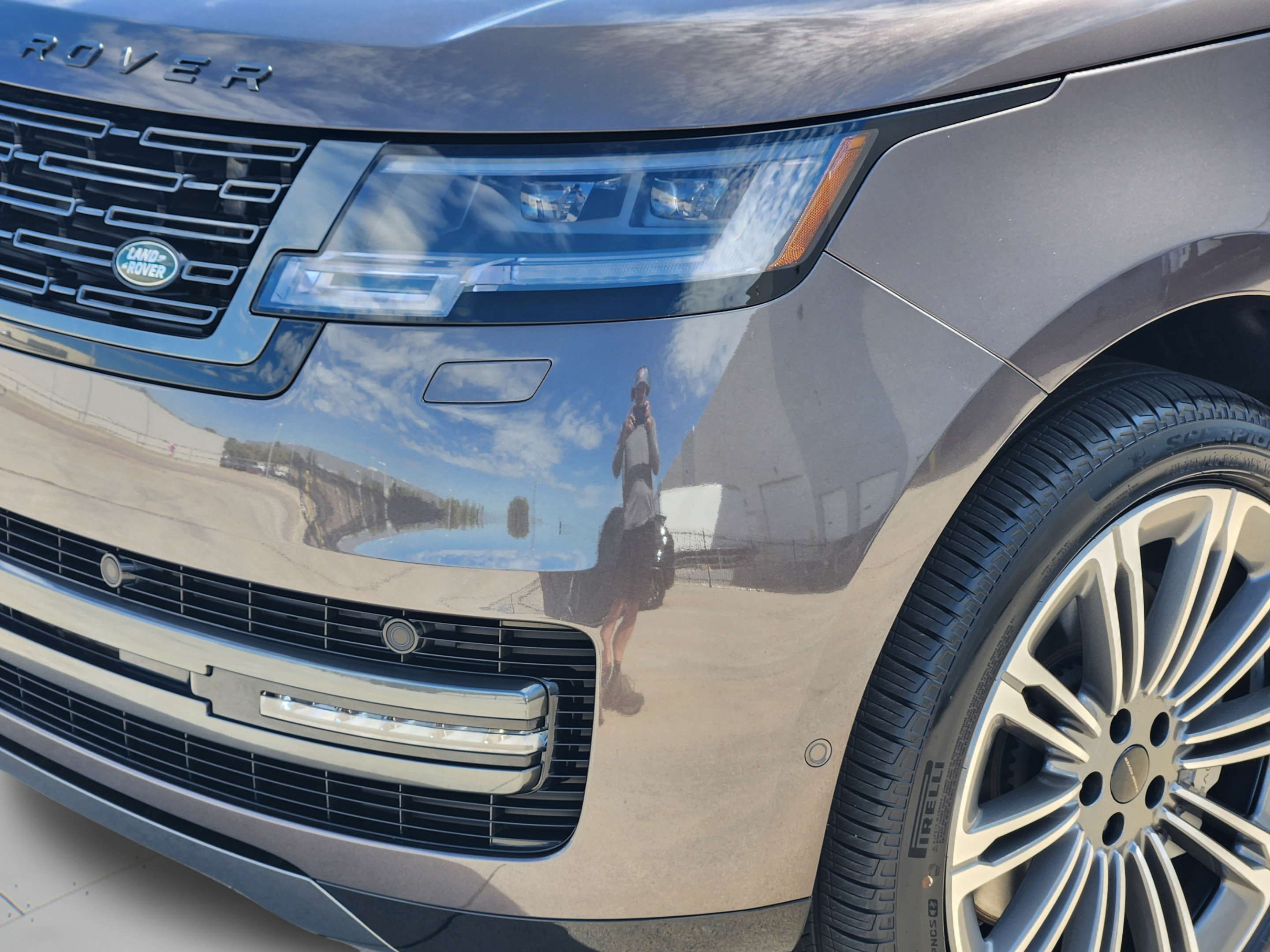 New 2026 Land Rover Range Rover Long Wheelbase SE AWD/4WD image 32
