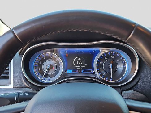 Used 2022 Chrysler 300 Touring L image 22