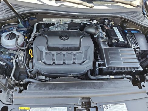 Used 2018 Volkswagen Tiguan SE AWD/4WD image 29
